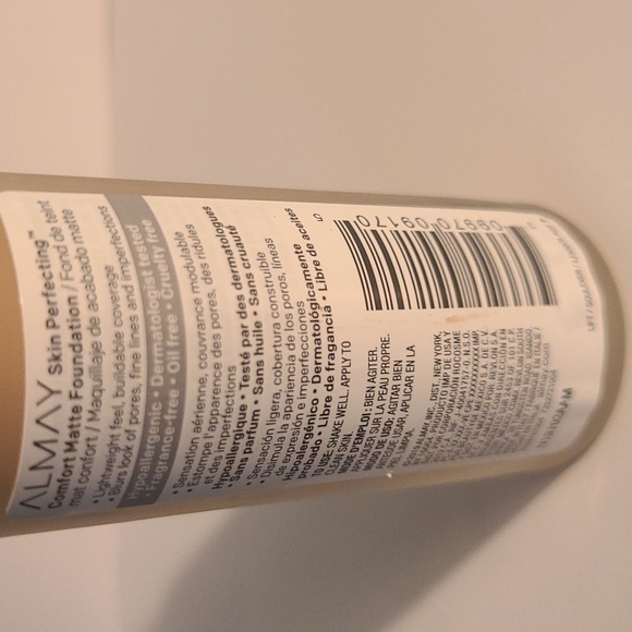 Almay foundation - Picture 3 of 3